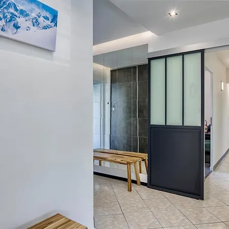 Coliving - Oceana Bedroom - Convenient & Near Cern 아파트 *